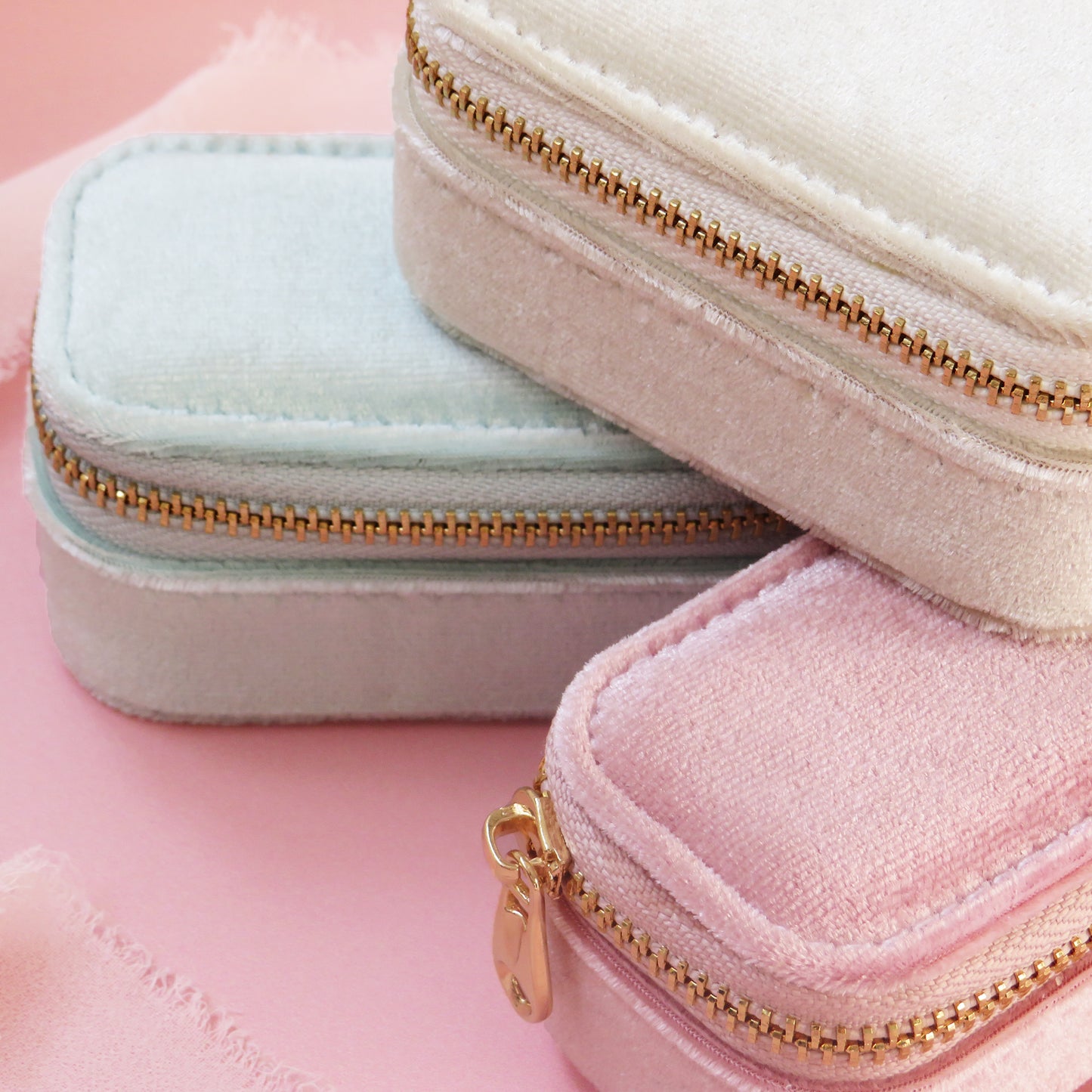 Pink Travel-Size Velvet Jewellery Box
